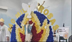 Maior número de rosas oferecidas à Nossa Senhora