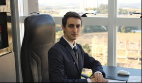 Mais Jovem  a Se Tornar Professor em Universidade Americana
