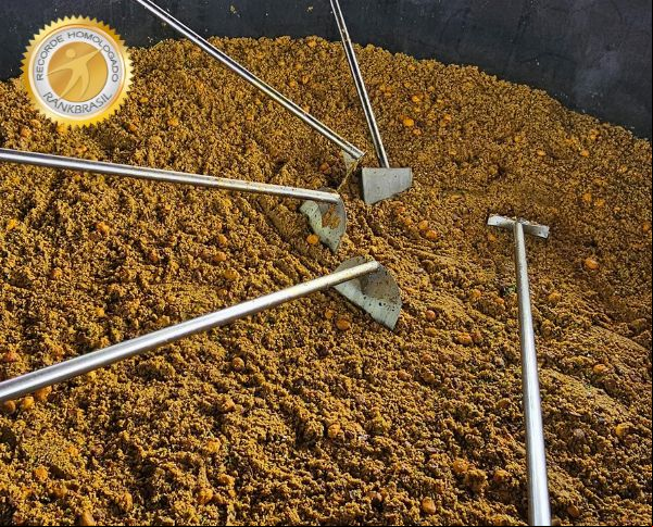 Maior aço de arroz carreteiro de pequi.